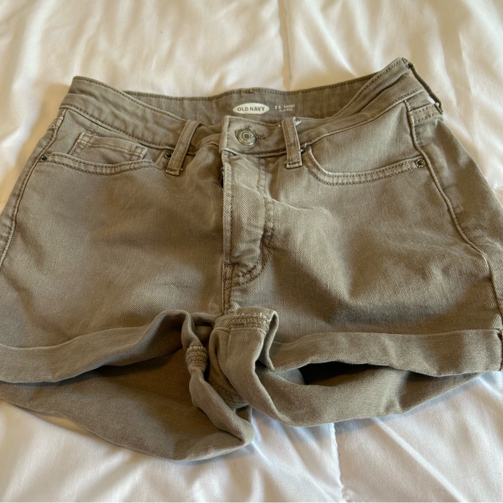 taupe old navy shorts